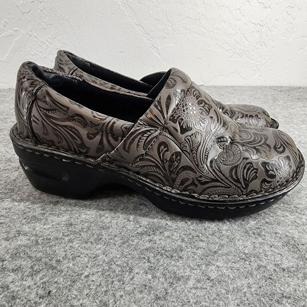 b.o.c. Gray Embossed Floral Tooled Comfort Clogs Slip On Shoes Womens‎ 7.5M